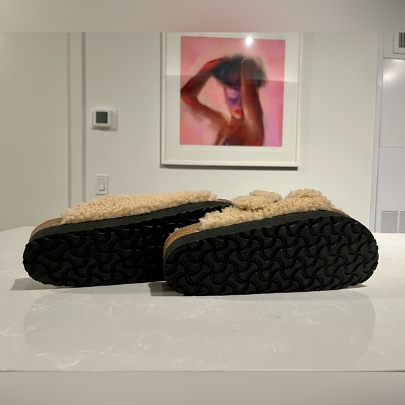 BIRKENSTOCK
Arizona Big Buckle Shearling Slide Sandals - Eggshell - Picture 9 of 11